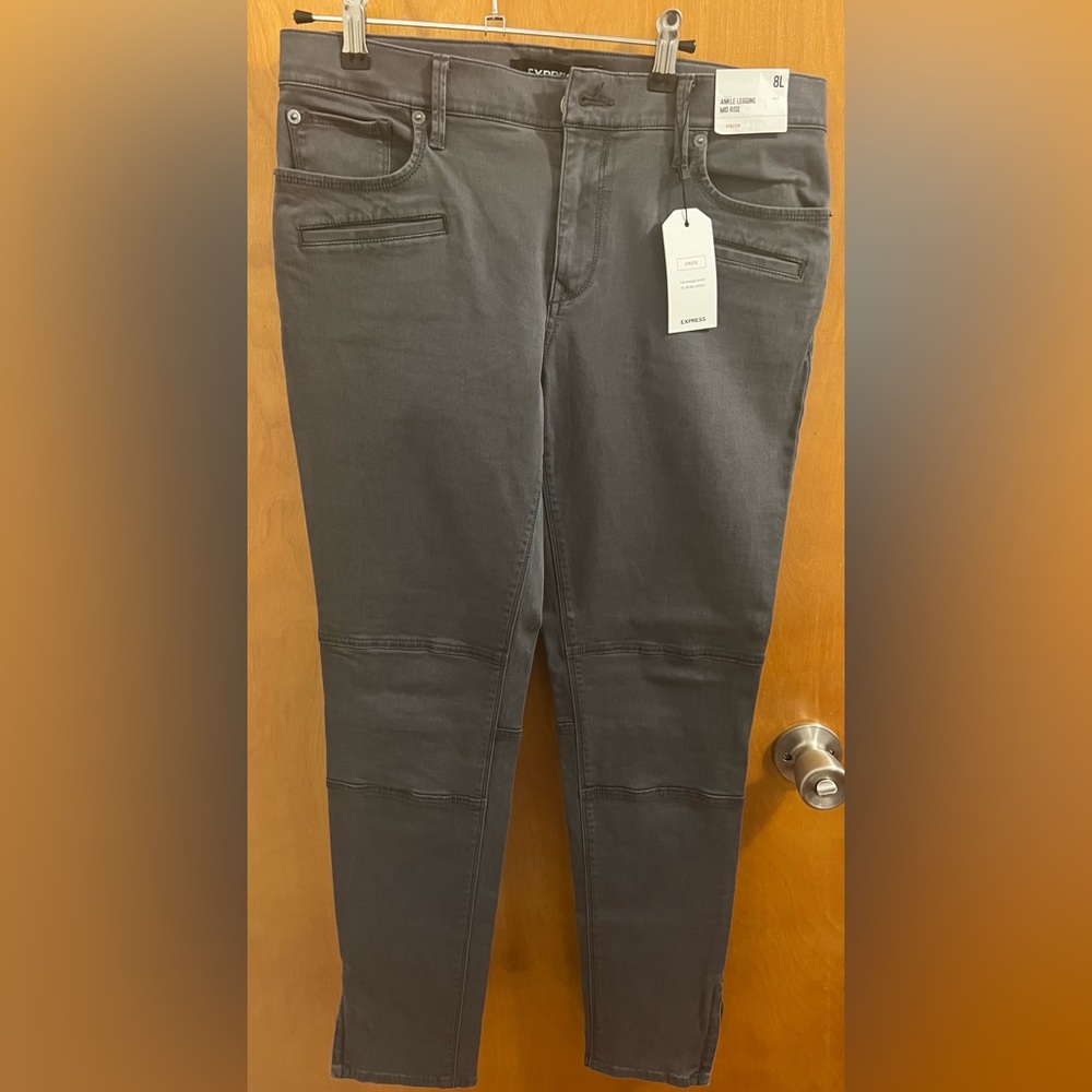 Express mid rise ankle legging size 8 long NWT